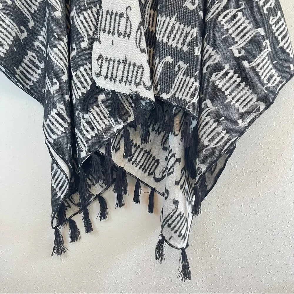 Juicy Couture Women’s Warm Tassels Black/Ivory Scarf Wrap Poncho OS NWT